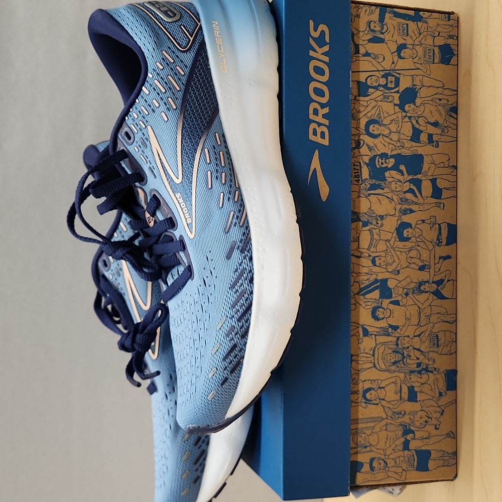 women's Brooks Running Shoe